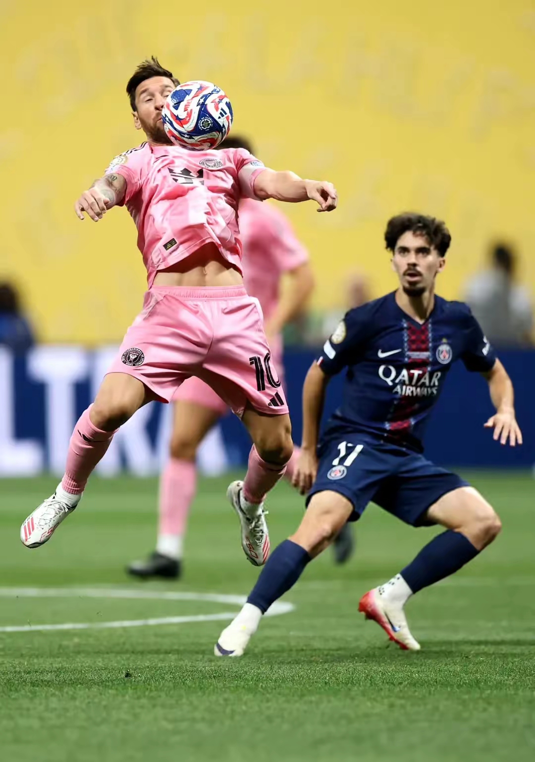 包含NBA常规赛今晚走向成谜，巴塞罗那遗憾出局，赛场秩序良好，细节决定成败的词条爱游戏下载