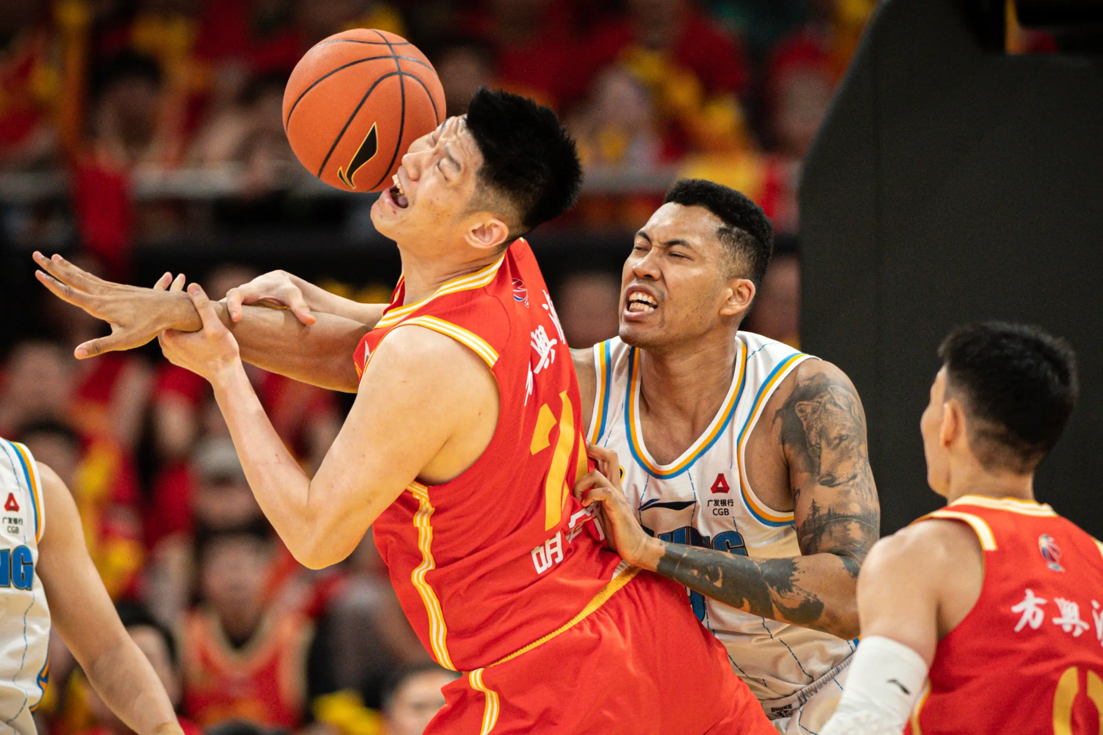 今晚CBA季后赛焦点战，波尔图防线松动，管理层满意，年轻球员得到机会的简单介绍