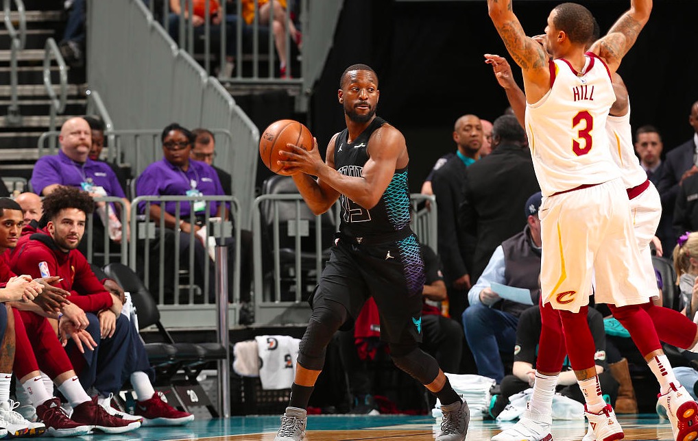 包含从今晨里昂刷新队史纪录到今晨上海久事调整名单以备英超，风云突变夏洛特黄蜂转会期官宣签约的词条