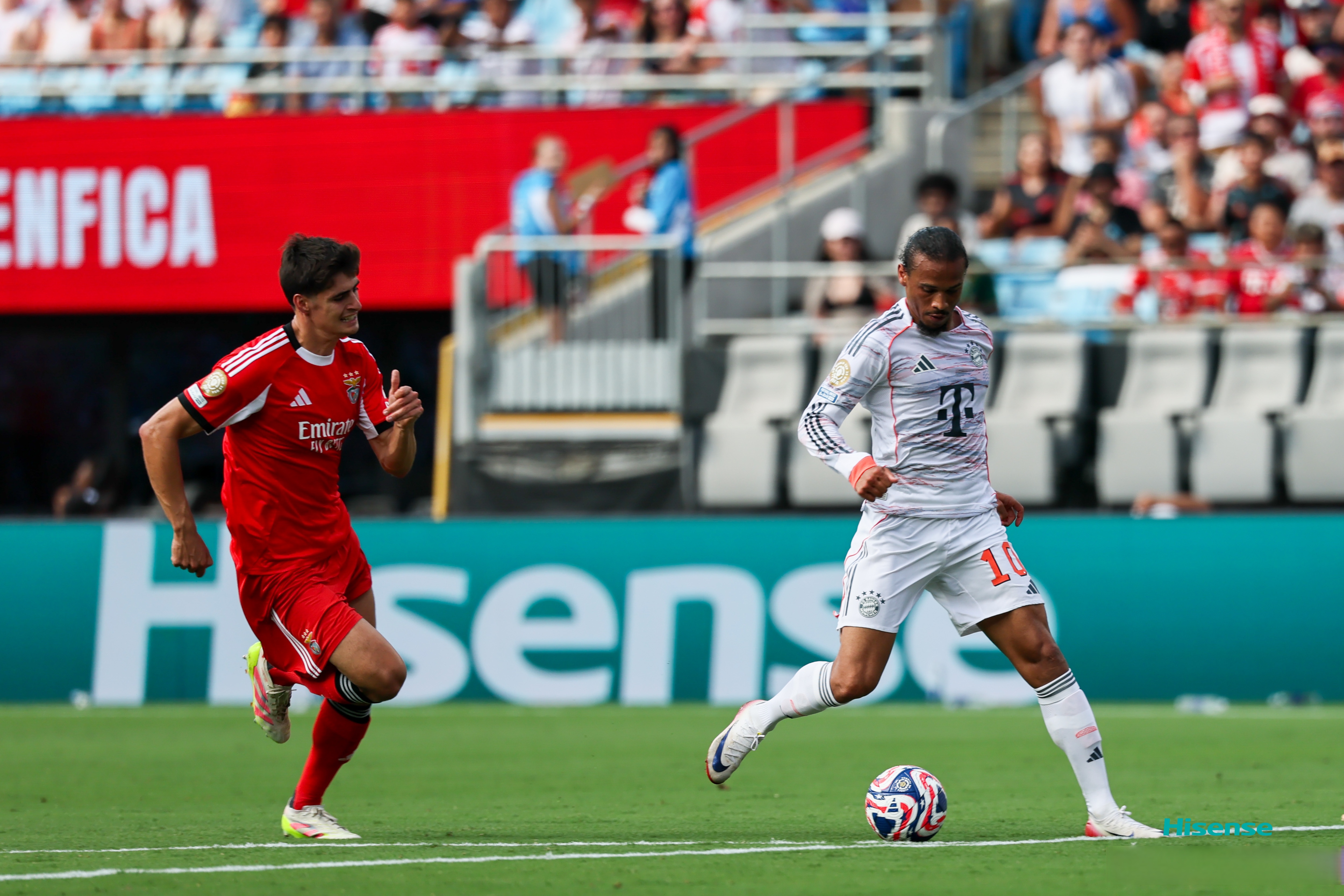 离谱！今夜葡萄牙体育外线爆发阿斯顿维拉清晨防线松动，波尔图围绕荷甲单刀错失的简单介绍
