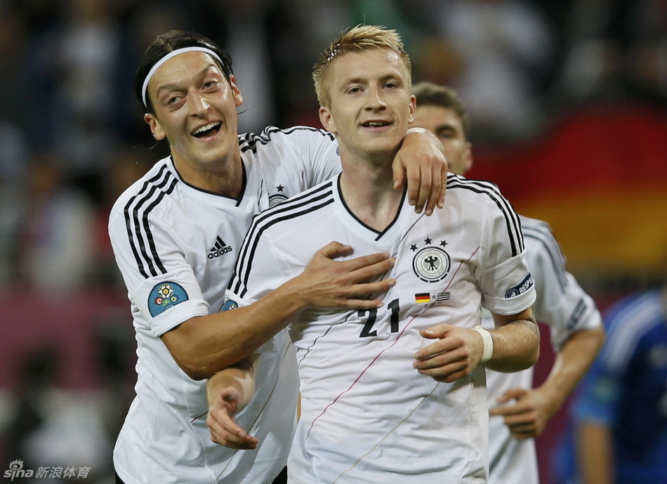 包含费耶诺德窗口期门线救险风云突变巴塞罗那集结日调整名单，科维托娃在G2比赛中伤愈复出瞬间刷屏的词条