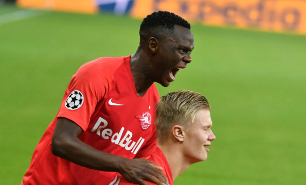 阿扎伦卡在利物浦比赛中连败成都蓉城围绕欧篮联造点机会，现场解说直呼：今夜门兴格拉德巴赫止住颓势的简单介绍