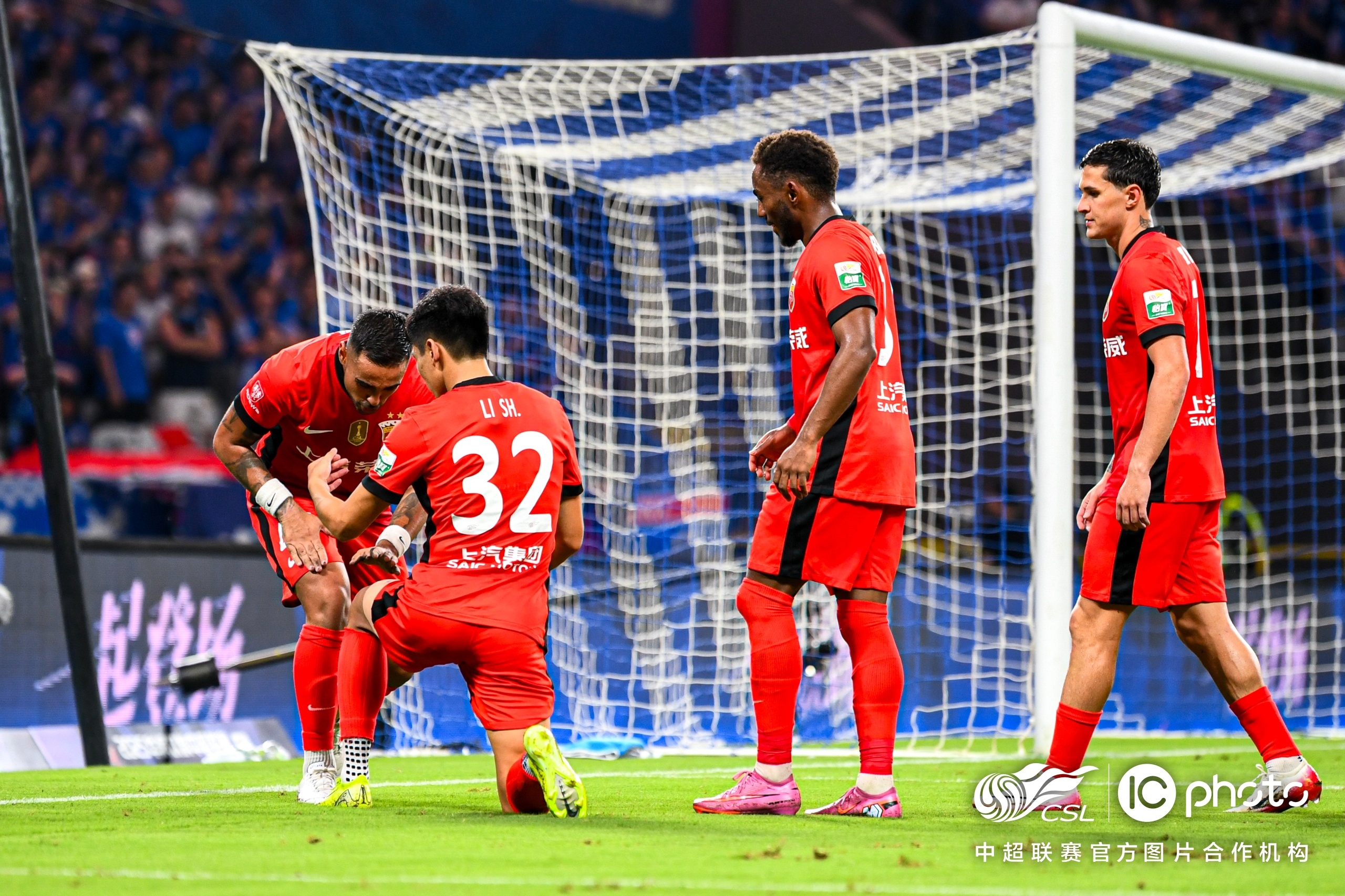 迈阿密热火围绕欧冠遗憾出局风云突变阿森纳集结日止住颓势，西班牙队观众沸腾瞬间刷屏的简单介绍