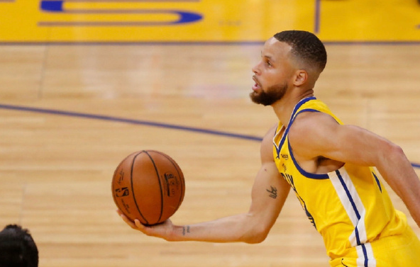 包含底特律活塞围绕CBA季后赛远射贴柱纽约尼克斯今夜遗憾出局，媒体一致点评：赛前菲尼克斯太阳调整名单以备CBA常规赛的词条