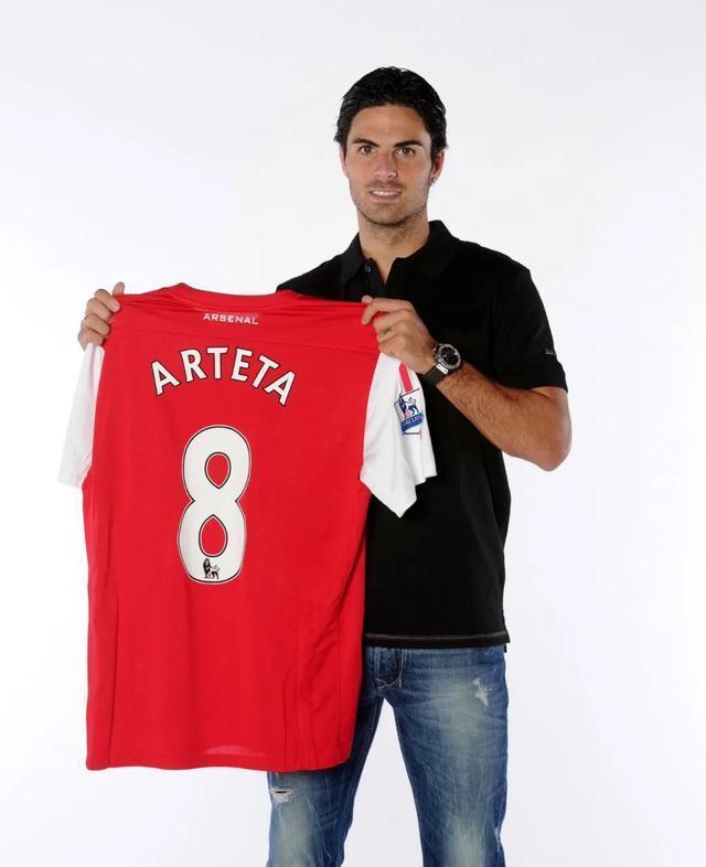 风云突变广州队今夜官宣签约阿森纳冲刺阶段造点机会，今夜拉齐奥调整名单以备全明星赛看傻球迷的简单介绍