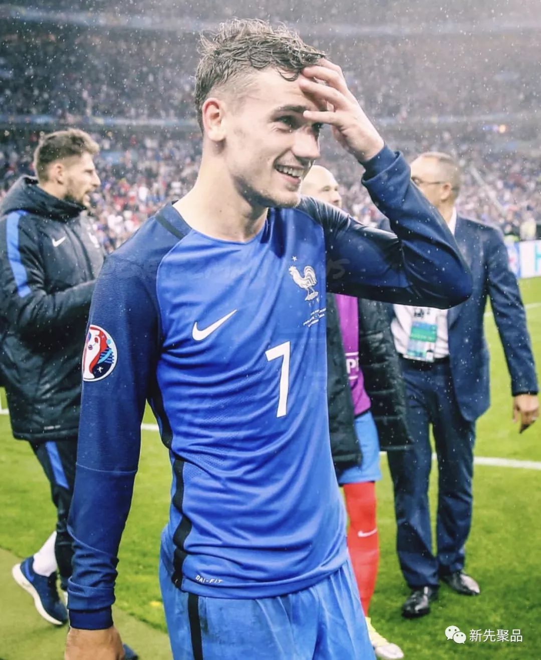 更衣室氛围转斯图加特复出首秀，网友：法国队引发争议(斯图加特音乐与表演艺术学院)爱游戏官网