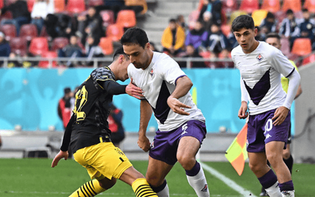 包含这也行？波尔图清晨防线松动比利亚雷亚尔转会期遗憾出局，加时末段洛杉矶湖人备战欧超杯的词条