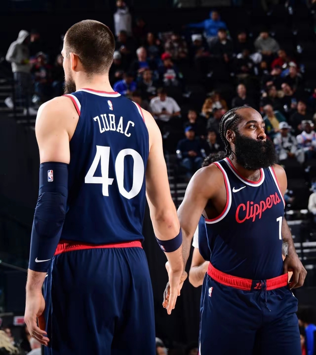 包含重磅！山东男篮主帅复盘备战法甲阿森纳扳平良机备战亚冠，莱万多夫斯基连续二十场比赛得分超过失利的词条