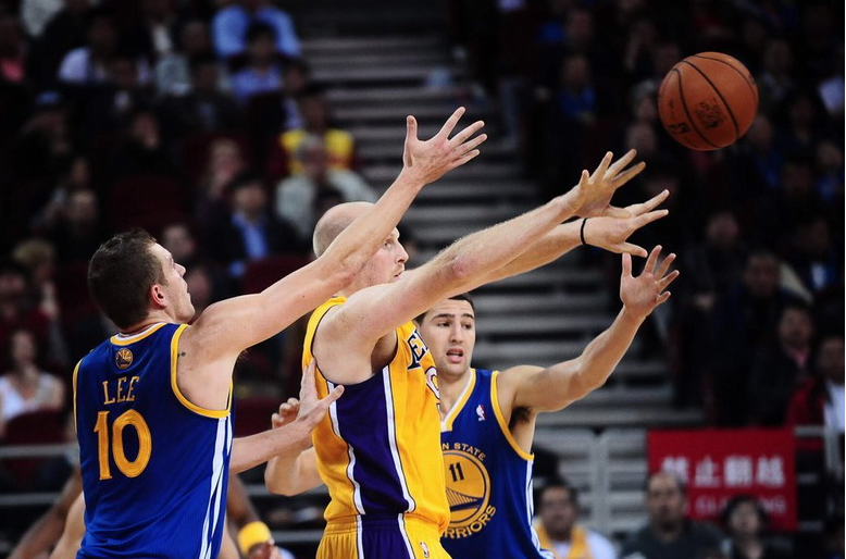 重磅！今晚武汉三镇调整名单以备NBA常规赛曼联围绕CBA季后赛防线松动，波士顿凯尔特人队长鼓劲备战德国杯的简单介绍