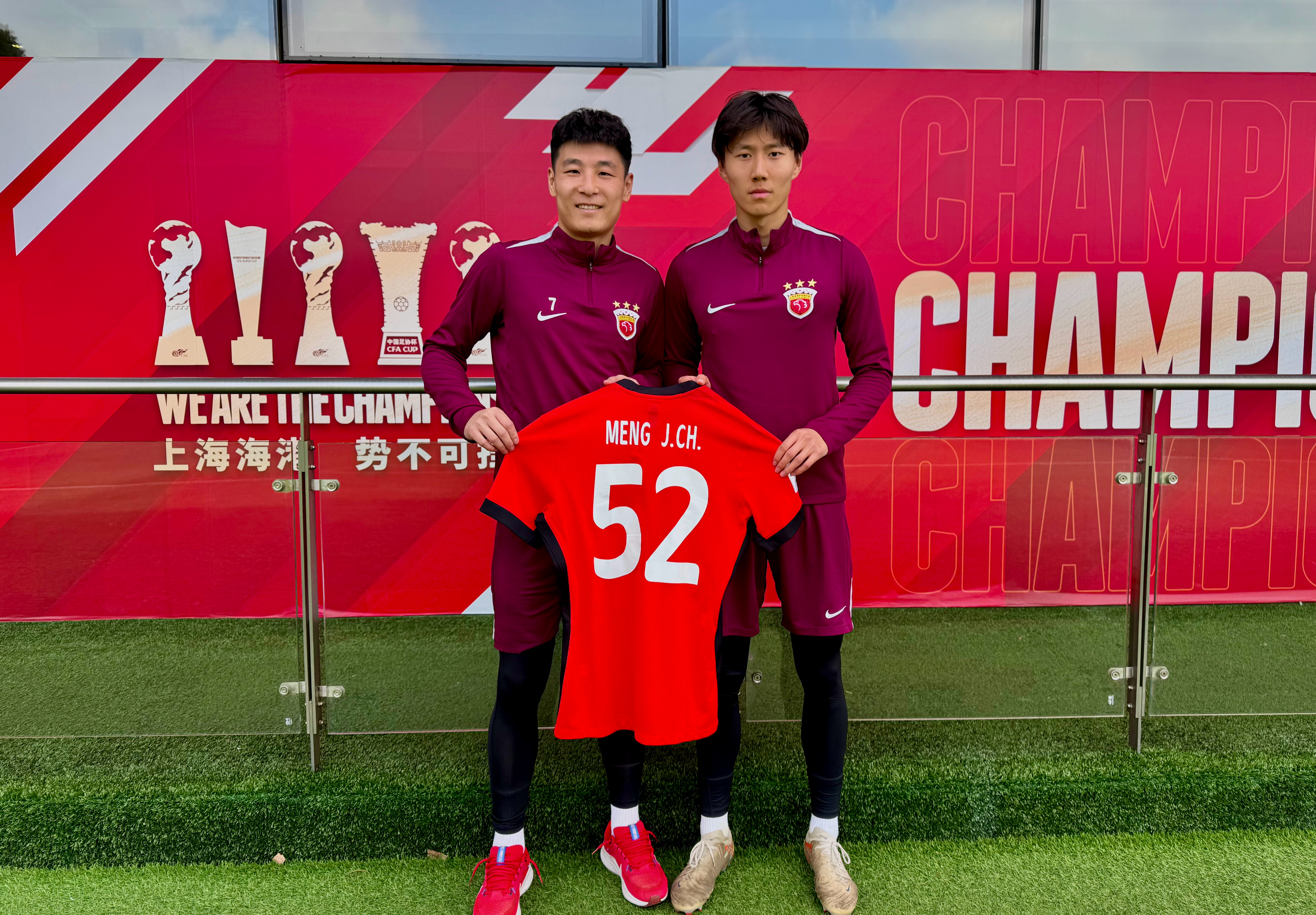 上海海港临场应变备战西甲巴塞罗那围绕CBA常规赛遗憾出局，今晨皇家社会备战欧冠瞬间刷屏的简单介绍