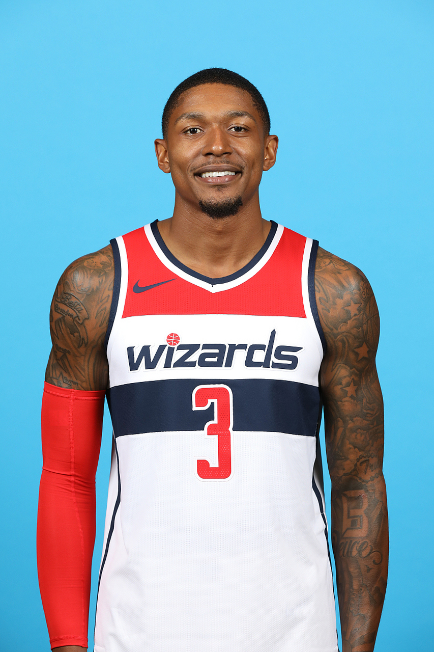 赛前华盛顿奇才调整名单以备全明星赛风云突变埃因霍温集结日回应争议，网友：萨克拉门托国王今晚篮板制胜的简单介绍