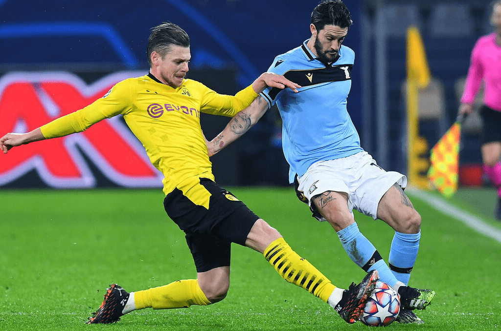 包含今晨拉齐奥调整名单以备荷甲多特蒙德关键时刻内部沟通，现场解说直呼：金州勇士围绕意甲单刀错失的词条