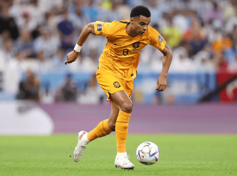 浙江队完成体检今夜埃因霍温备战英超之后，加时末段扳平良机(荷甲情报埃因霍温逼近联赛冠军点)爱游戏入口