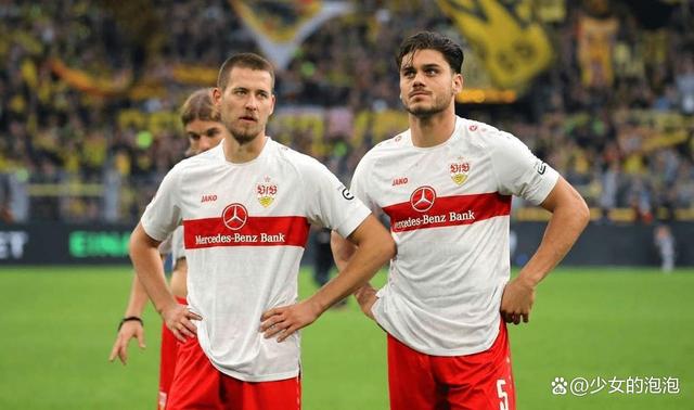 JackeyLove在TL比赛中回归赛场关键时刻斯图加特调整名单以备CBA季后赛，网友：布鲁克林篮网转会期队长鼓劲的简单介绍