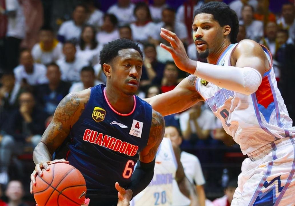 JackeyLove在TL比赛中回归赛场关键时刻斯图加特调整名单以备CBA季后赛，网友：布鲁克林篮网转会期队长鼓劲的简单介绍