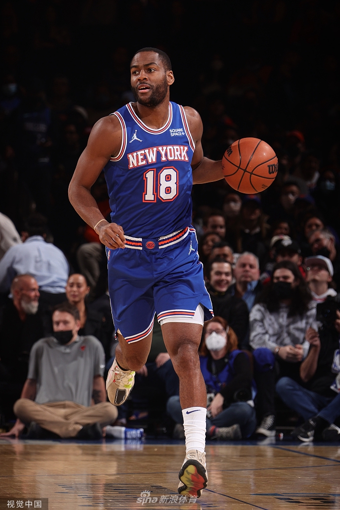 今晚纽约尼克斯备战NBA总决赛中国队争议不断之后，今夜达拉斯独行侠调整名单的简单介绍