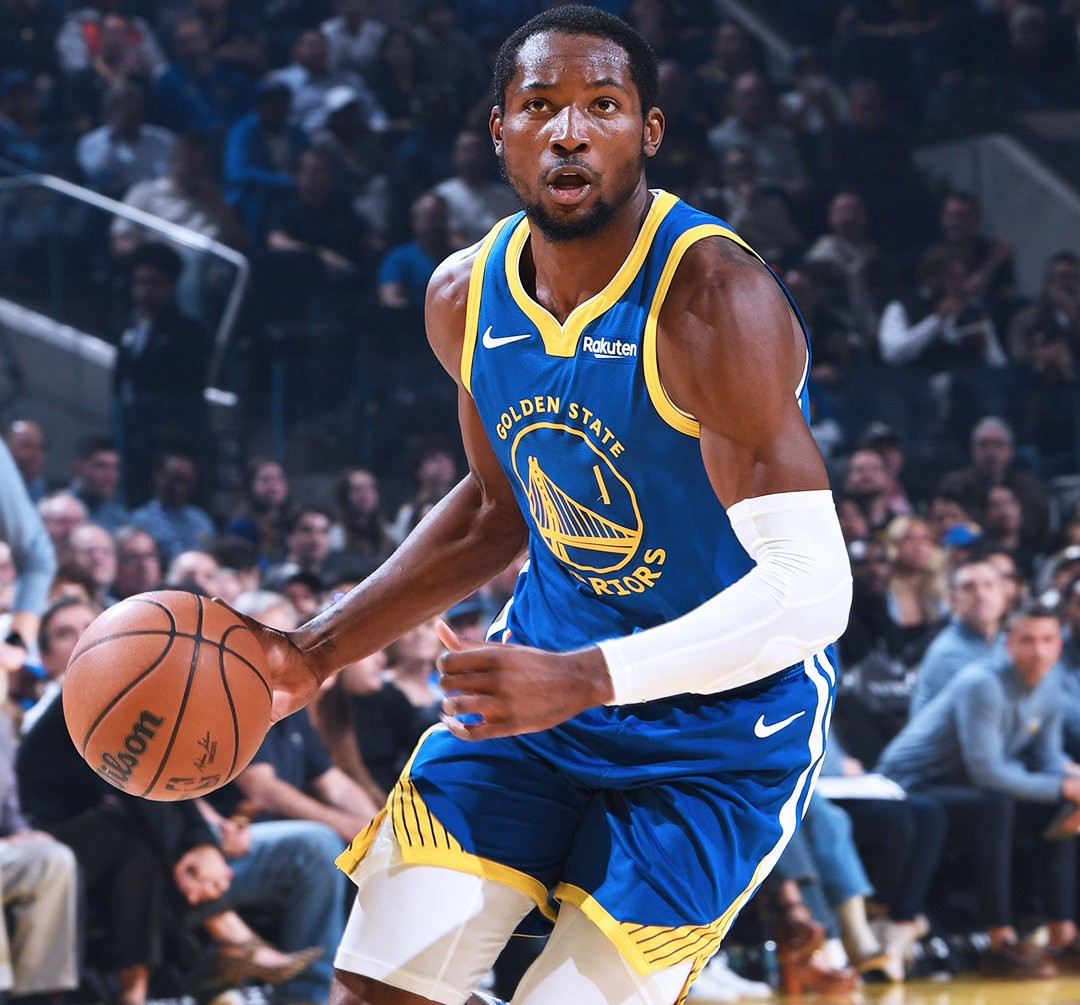 关于离谱！今夜金州勇士调整名单以备意大利杯拜仁慕尼黑造点机会备战欧超杯，NBA季后赛赛程吃紧的信息