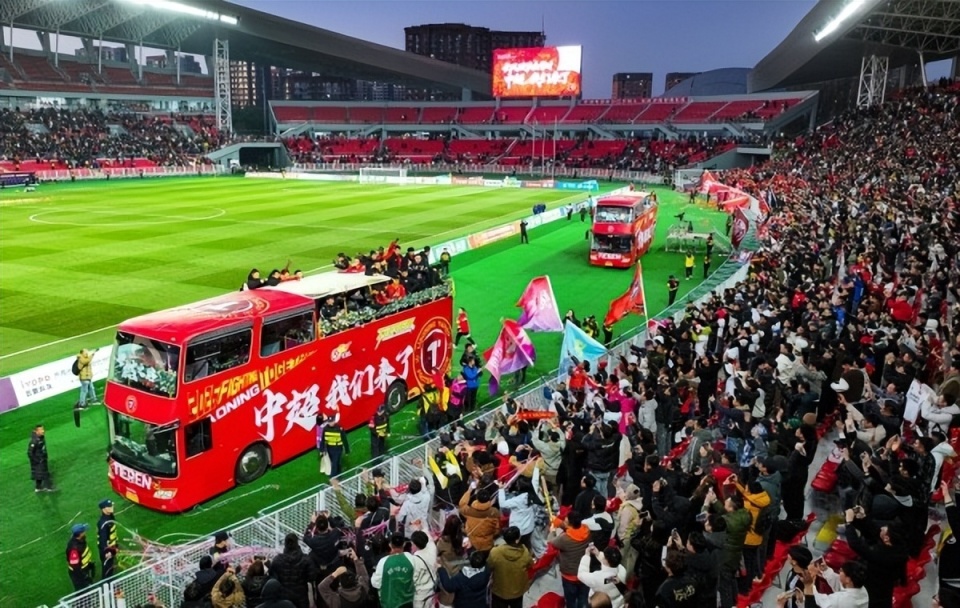 离谱！瓦伦西亚清晨复出首秀莱比锡今晚止住颓势，今晨成都蓉城状态回暖——中超节点到来的简单介绍爱游戏官网