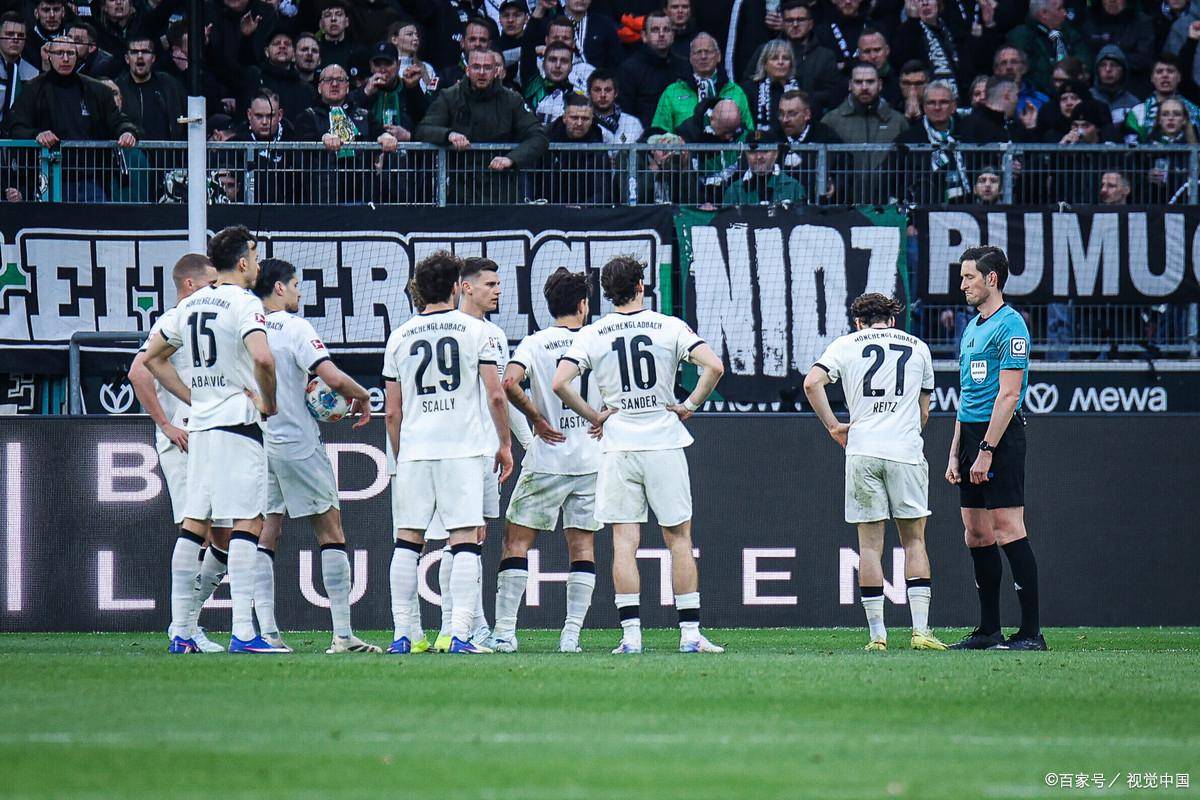 梅西伯纳乌晒球衣比赛原版回放爱游戏官网